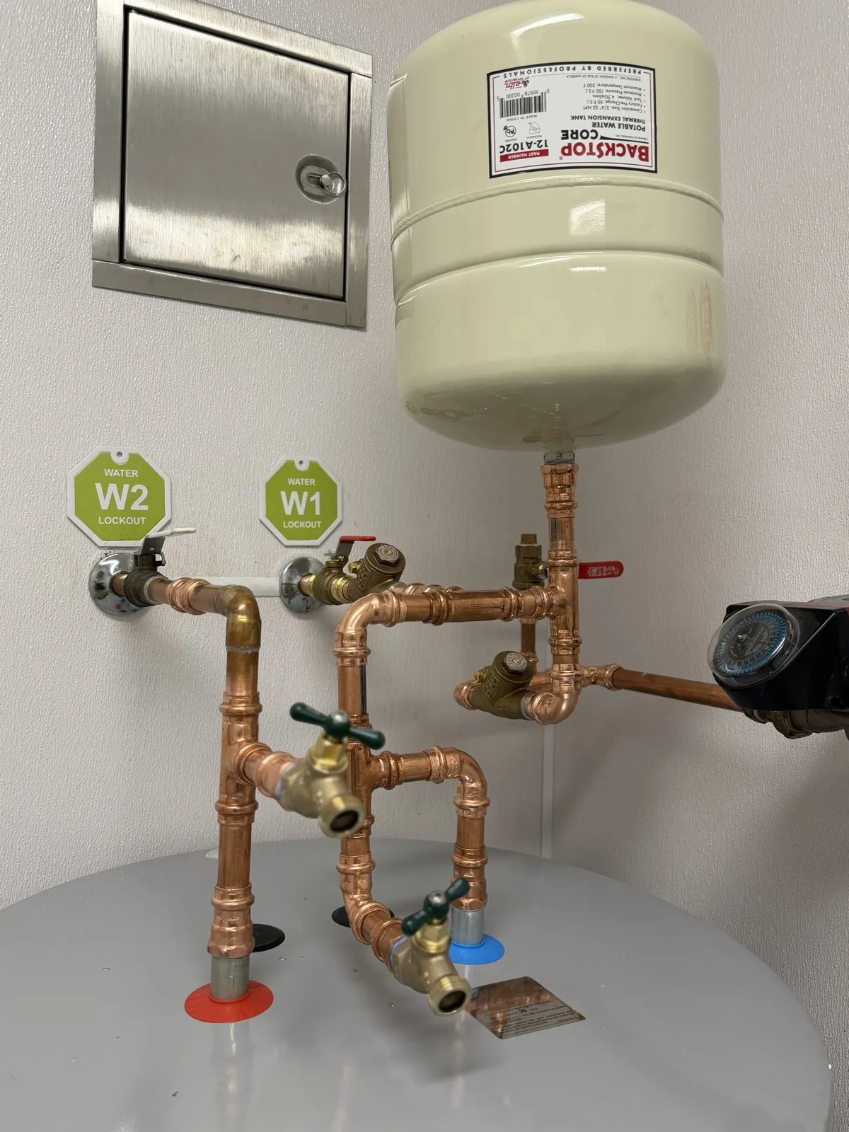 480-volt Rheem replaced with A.O. Smith DEN-52 at Montclair medical building, photo 8 of 9